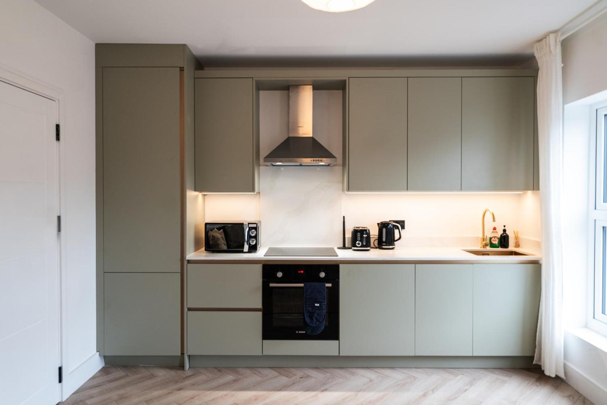 The Battersea Place - Charming 4Bdr Flat ลอนดอน ภายนอก รูปภาพ