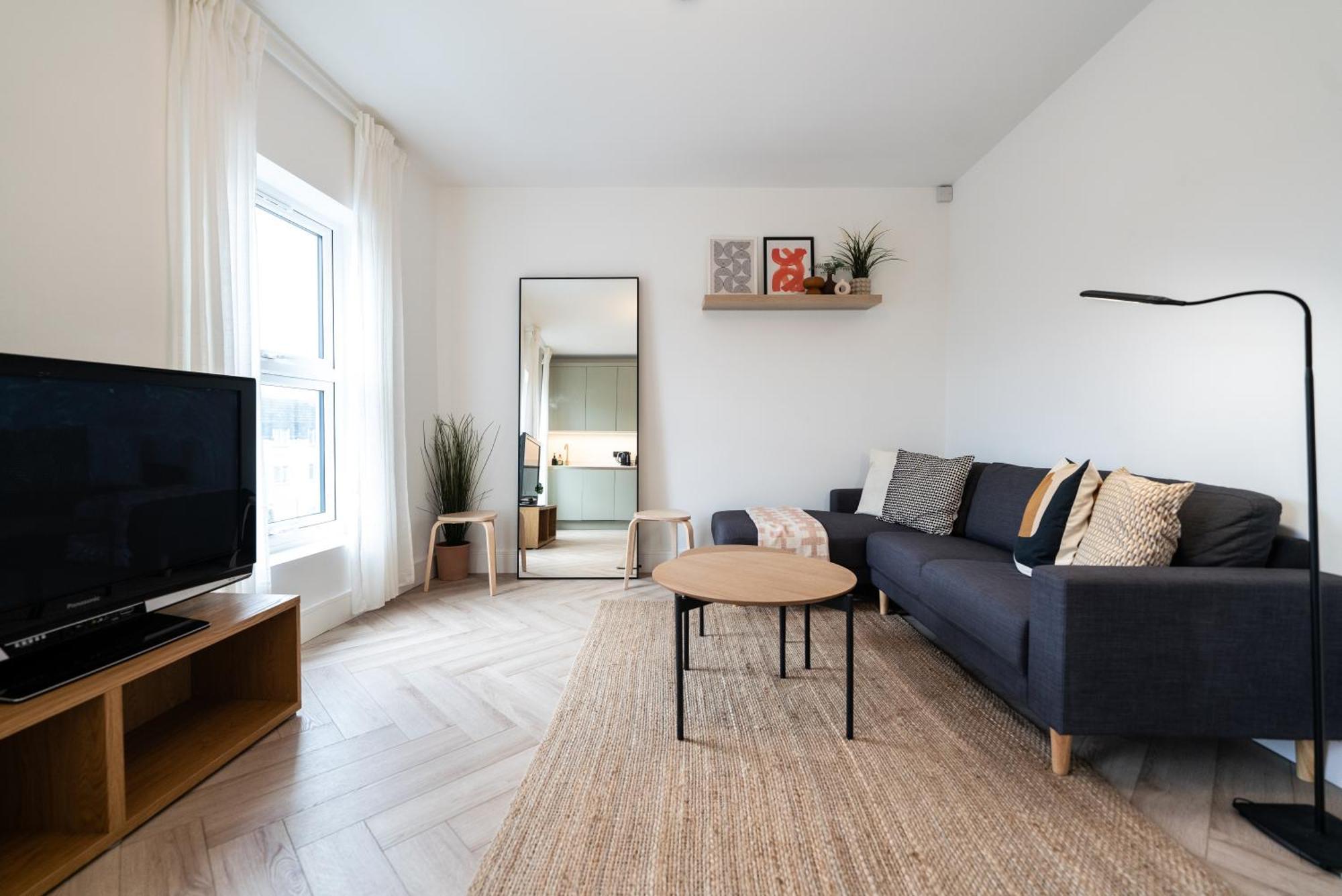 The Battersea Place - Charming 4Bdr Flat ลอนดอน ภายนอก รูปภาพ